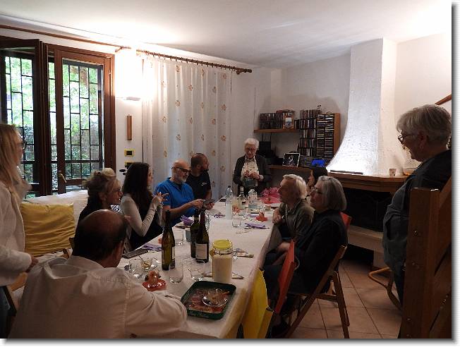Clicca per scorrere le foto originali ingrandite