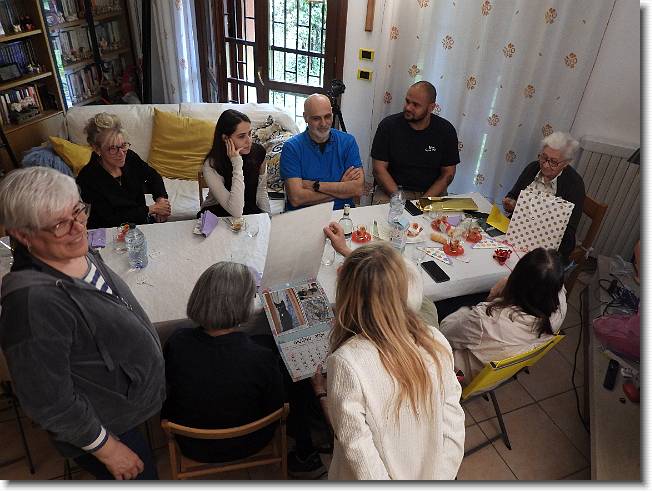 Clicca per scorrere le foto originali ingrandite