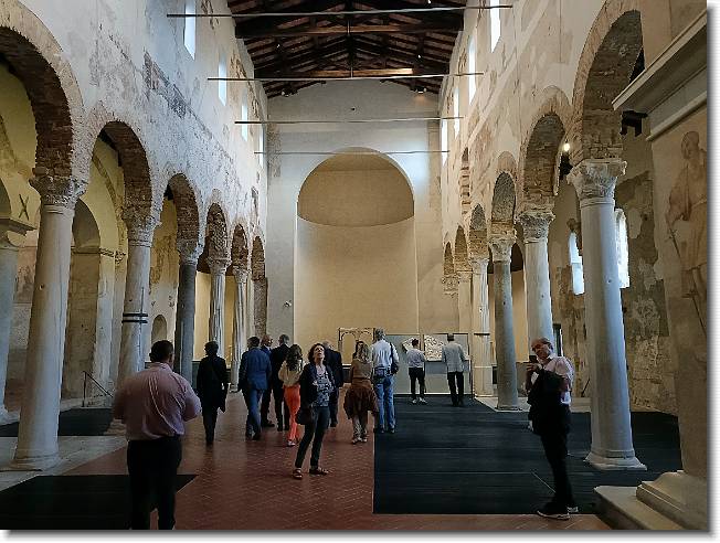 Clicca per scorrere le foto originali ingrandite