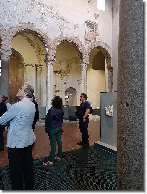 Clicca per scorrere le foto originali ingrandite