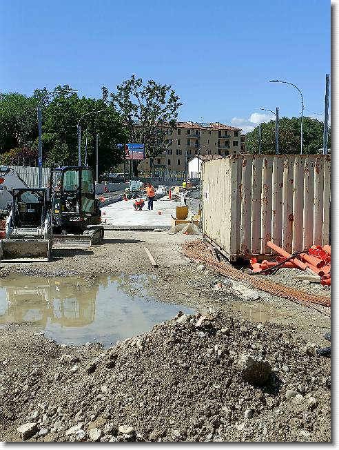 Clicca per scorrere le foto originali ingrandite