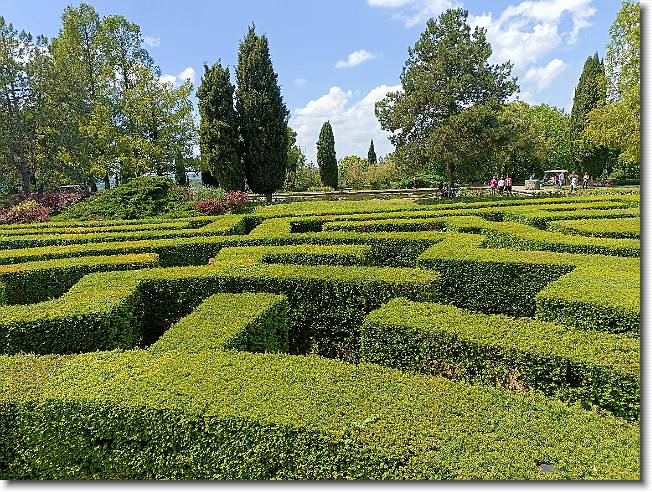 Clicca per scorrere le foto originali ingrandite