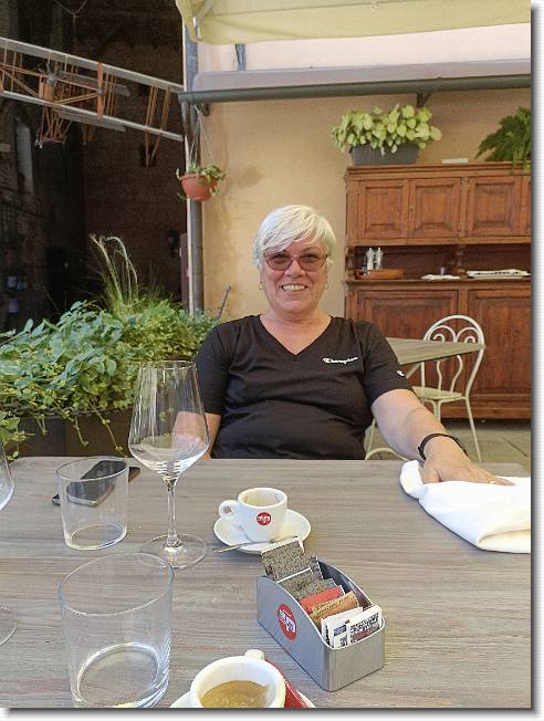 Clicca per scorrere le foto originali ingrandite