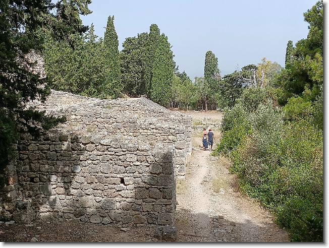 Clicca per scorrere le foto originali ingrandite