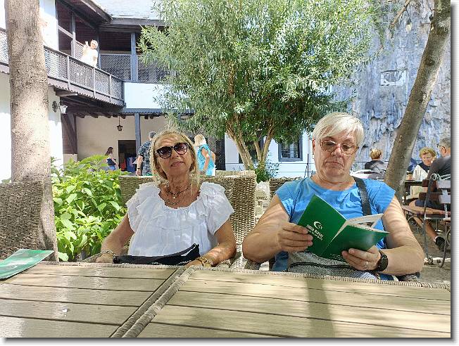 Clicca per scorrere le foto originali ingrandite