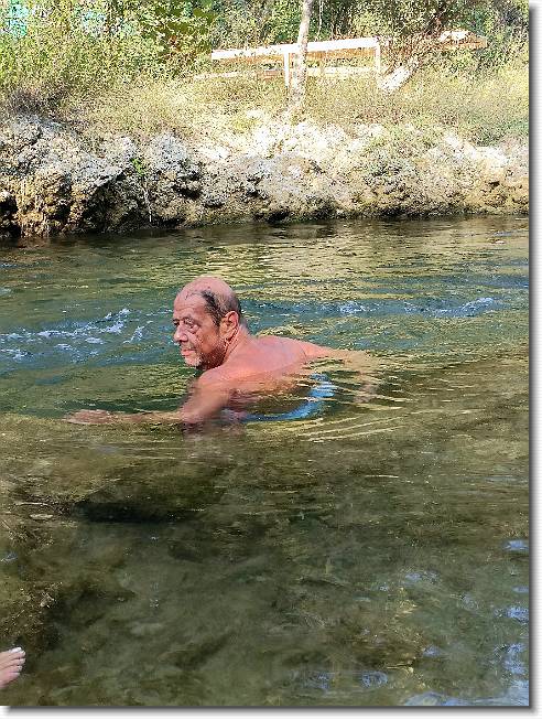 Clicca per scorrere le foto originali ingrandite