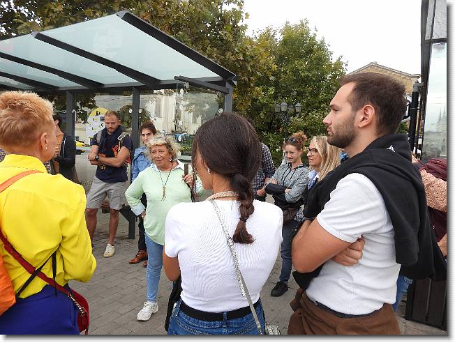 Clicca per scorrere le foto originali ingrandite