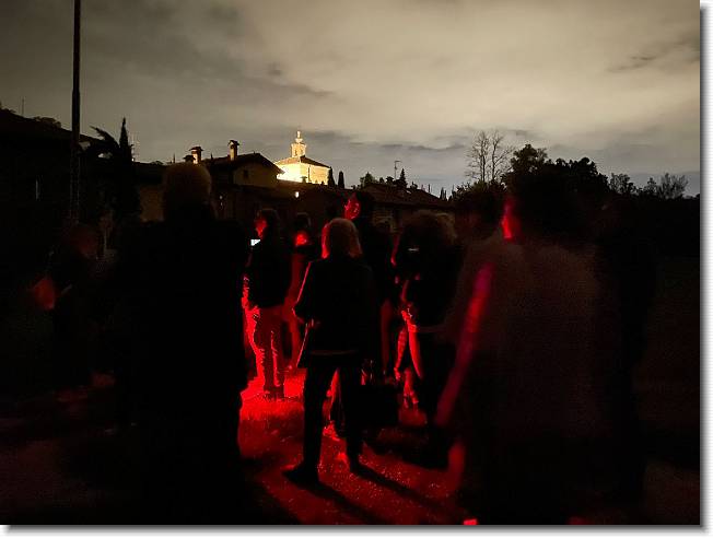 Clicca per scorrere le foto originali ingrandite