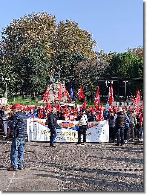 Clicca per scorrere le foto originali ingrandite