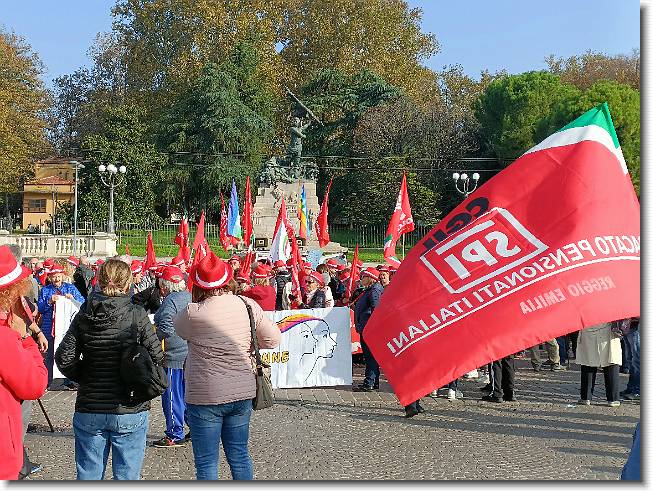 Clicca per scorrere le foto originali ingrandite