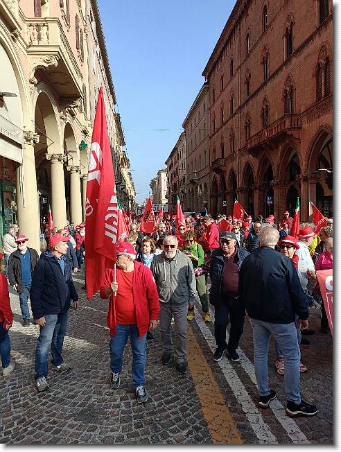 Clicca per scorrere le foto originali ingrandite