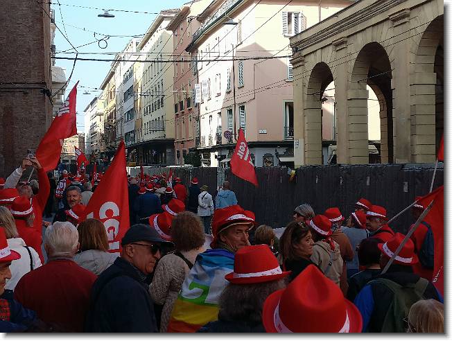 Clicca per scorrere le foto originali ingrandite