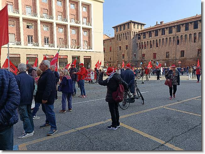 Clicca per scorrere le foto originali ingrandite