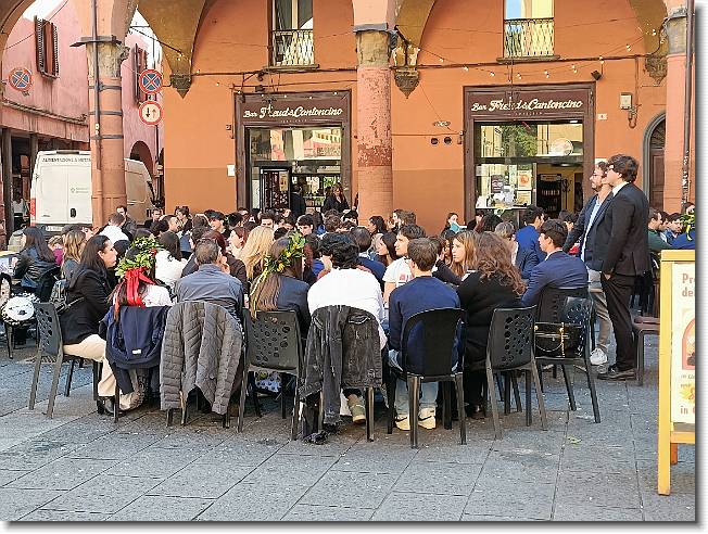 Clicca per scorrere le foto originali ingrandite