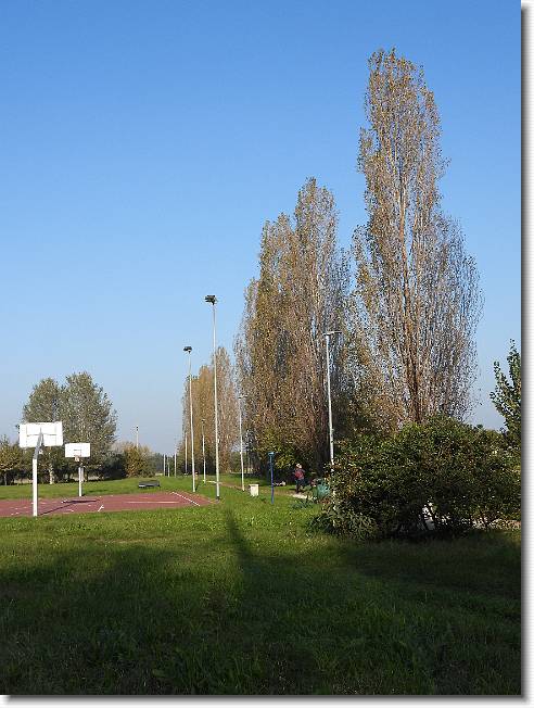 Clicca per scorrere le foto originali ingrandite