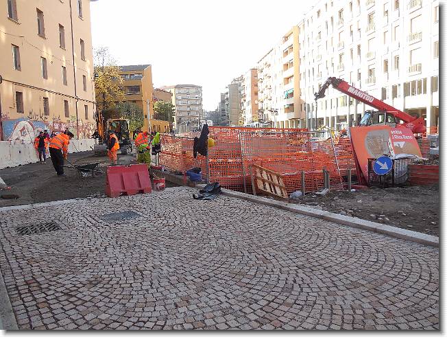 Clicca per scorrere le foto originali ingrandite