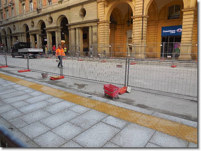 Clicca per scorrere le foto originali ingrandite