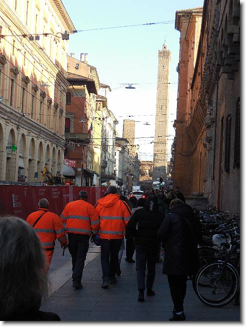 Clicca per scorrere le foto originali ingrandite