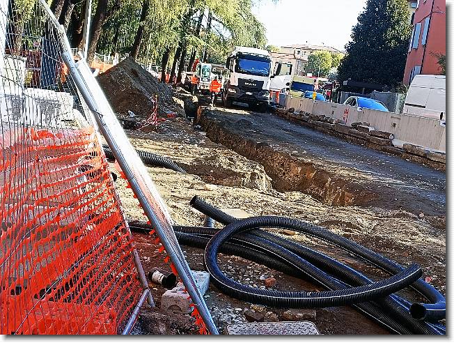 Clicca per scorrere le foto originali ingrandite