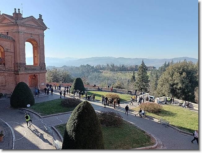 Clicca per scorrere le foto originali ingrandite