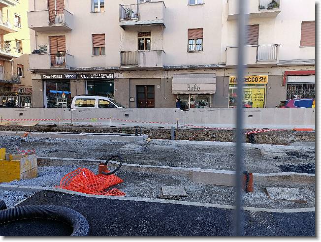 Clicca per scorrere le foto originali ingrandite