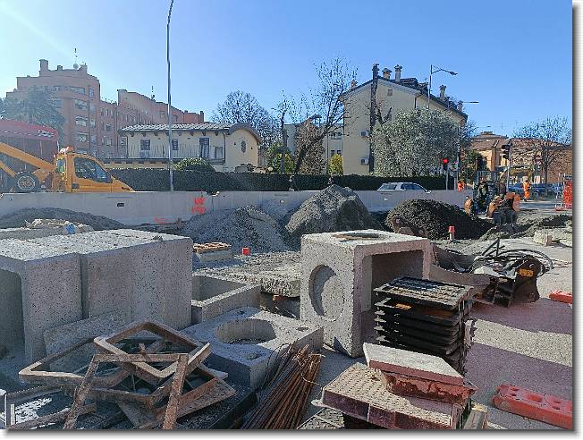 Clicca per scorrere le foto originali ingrandite