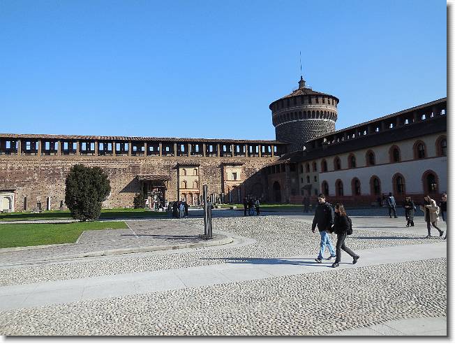 Clicca per scorrere le foto originali ingrandite