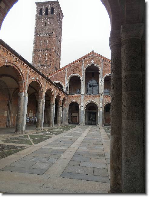Clicca per scorrere le foto originali ingrandite