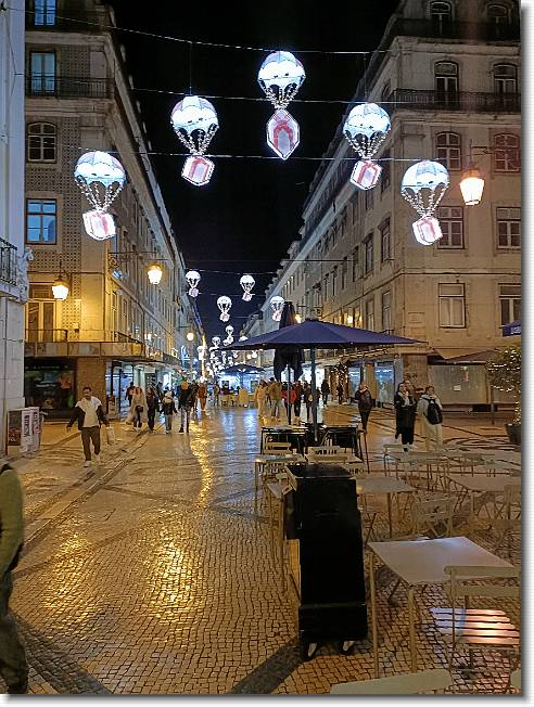 Clicca per scorrere le foto originali ingrandite