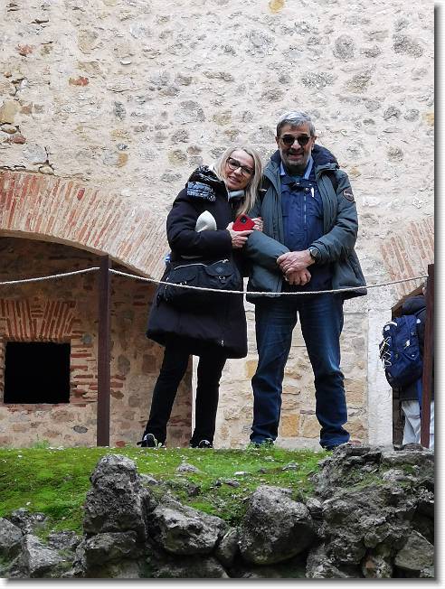 Clicca per scorrere le foto originali ingrandite