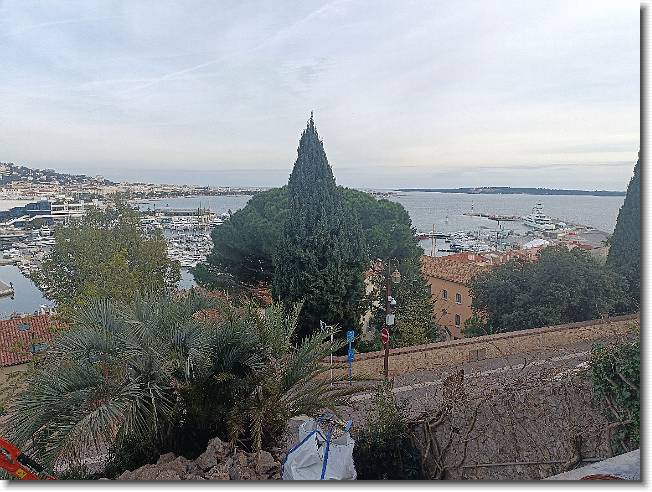 Clicca per scorrere le foto originali ingrandite