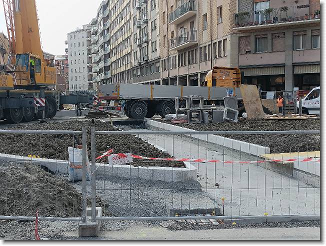 Clicca per scorrere le foto originali ingrandite