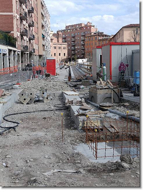 Clicca per scorrere le foto originali ingrandite