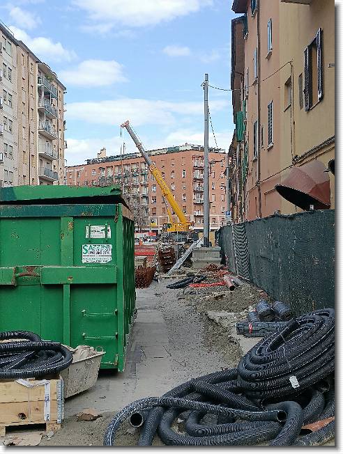 Clicca per scorrere le foto originali ingrandite