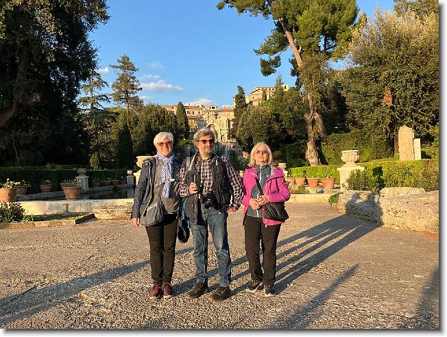Clicca per scorrere le foto originali ingrandite
