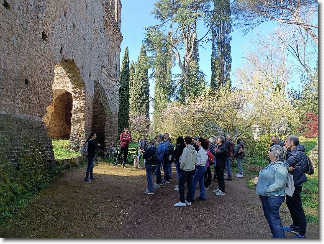 Clicca per scorrere le foto originali ingrandite