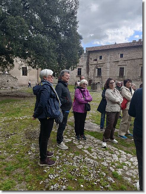 Clicca per scorrere le foto originali ingrandite