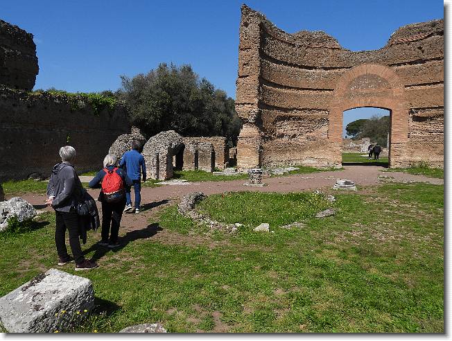 Clicca per scorrere le foto originali ingrandite