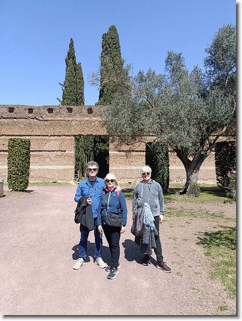 Clicca per scorrere le foto originali ingrandite