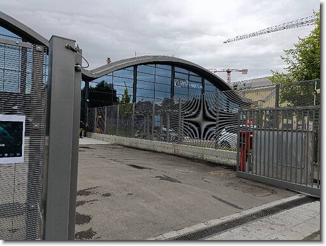 Clicca per scorrere le foto originali ingrandite