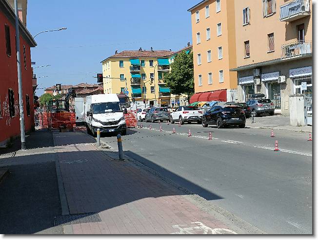 Clicca per scorrere le foto originali ingrandite
