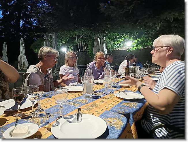 Clicca per scorrere le foto originali ingrandite