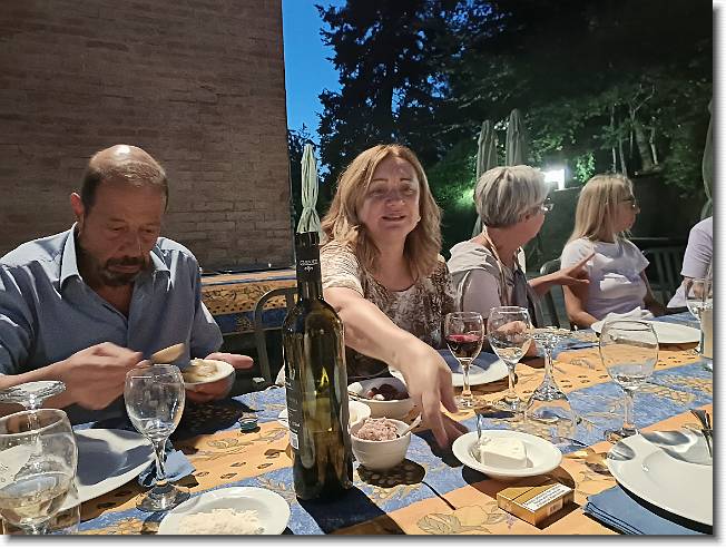 Clicca per scorrere le foto originali ingrandite