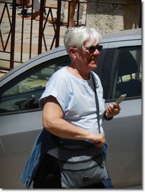 Clicca per scorrere le foto originali ingrandite
