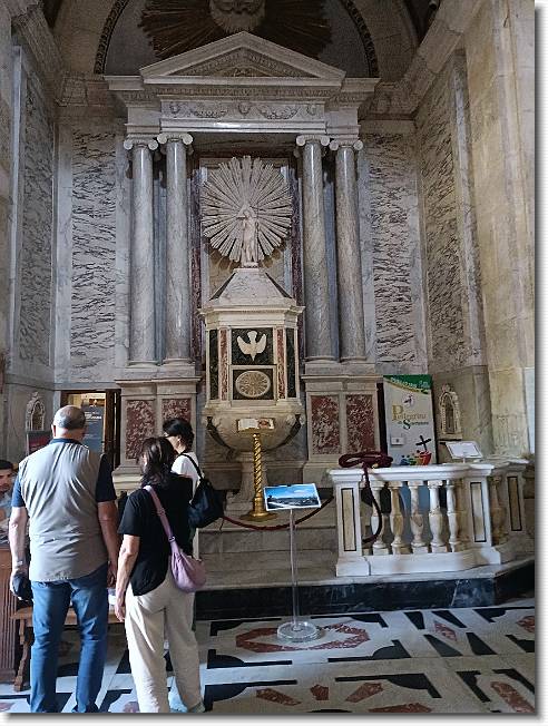 Clicca per scorrere le foto originali ingrandite