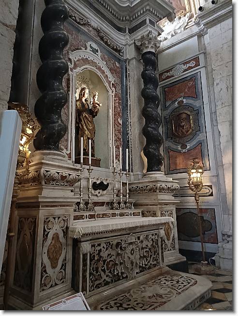 Clicca per scorrere le foto originali ingrandite