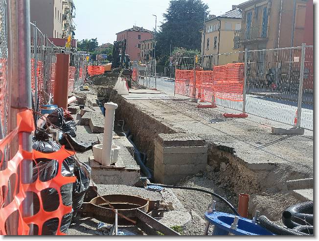 Clicca per scorrere le foto originali ingrandite