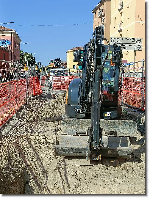 Clicca per scorrere le foto originali ingrandite