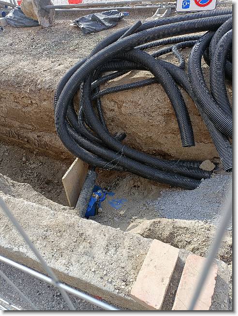 Clicca per scorrere le foto originali ingrandite