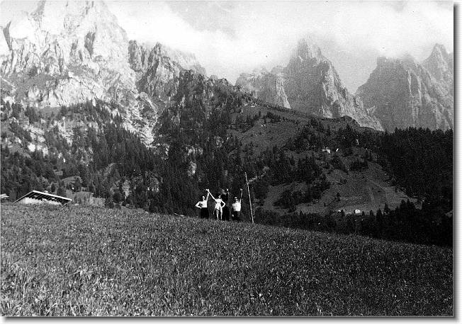 Clicca per scorrere le foto originali ingrandite